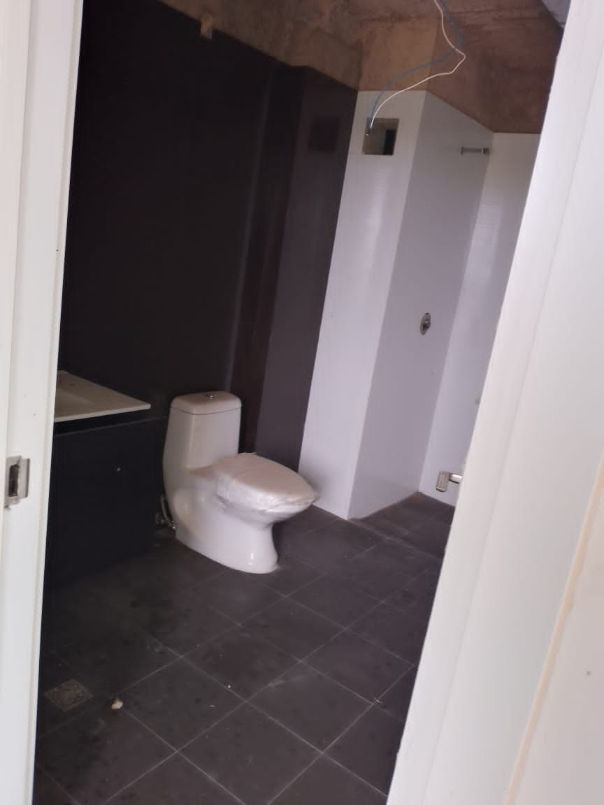 Apartamento en Urb. Dumar. Obra blanca