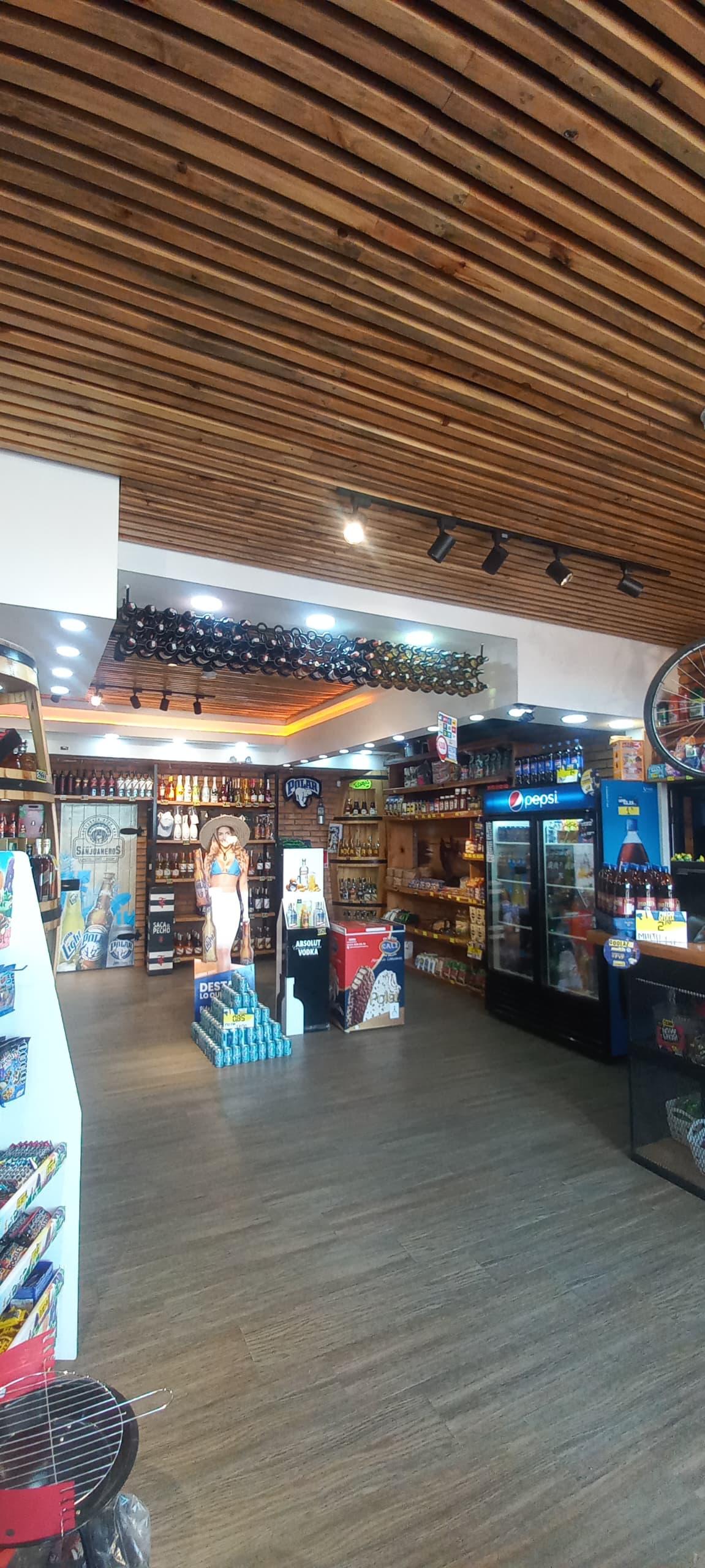 Bodegón en la Av. Juan Bautista Arismendi 