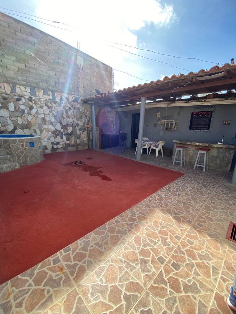 Casa con anexo en Los Robles 