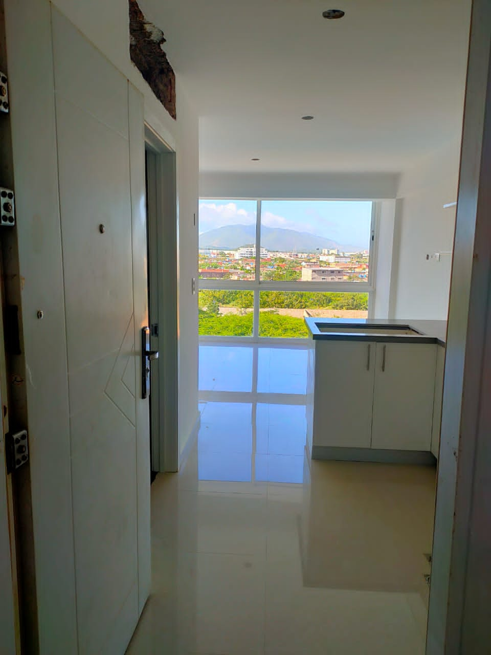 Apartamento tipo estudio en Urb Dumar 