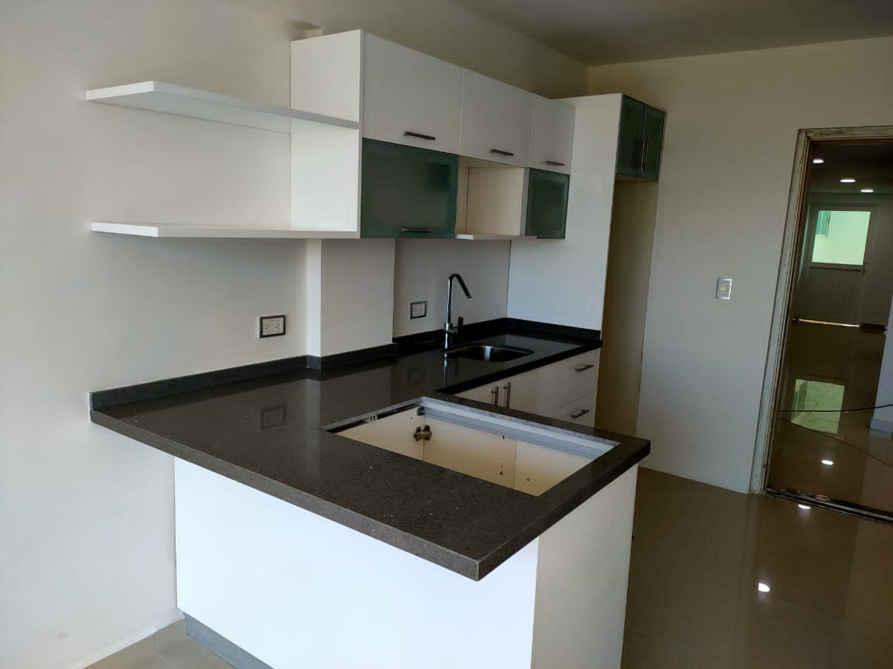 Apartamento tipo estudio en Urb Dumar 