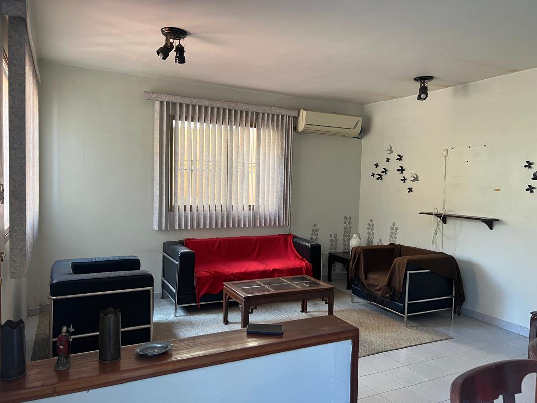 Casa a una cuadra de Av. Juan Bautista 