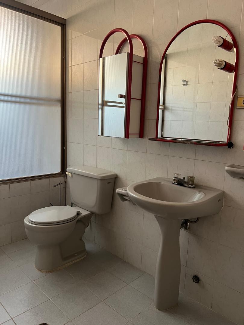 Casa a una cuadra de Av. Juan Bautista 