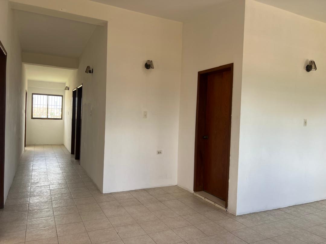 Casa a una cuadra de Av. Juan Bautista 
