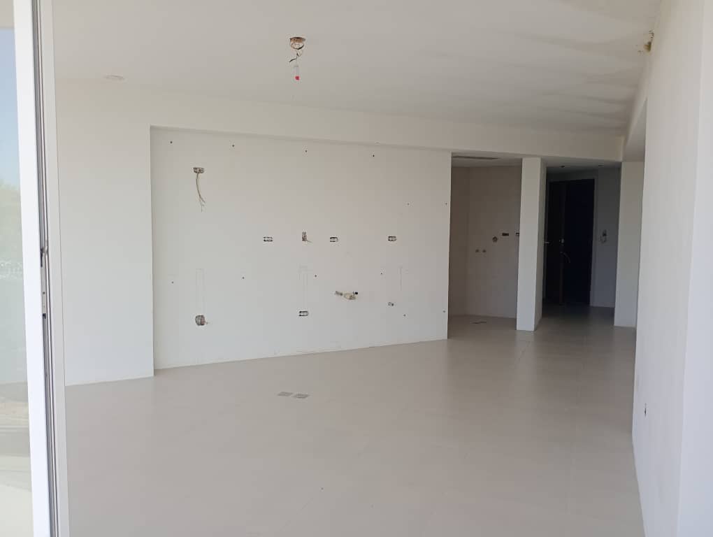 Apartamento en El Morro. Obra blanca
