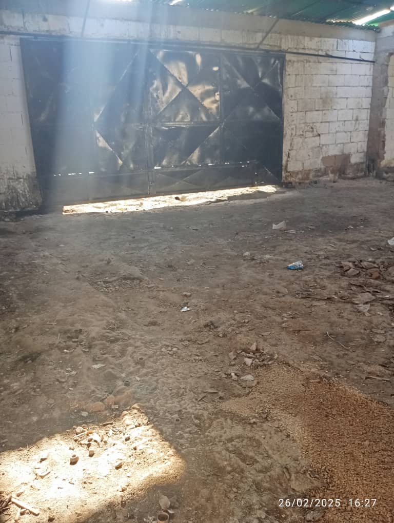 Terreno con local en construcción en Conejeros 
