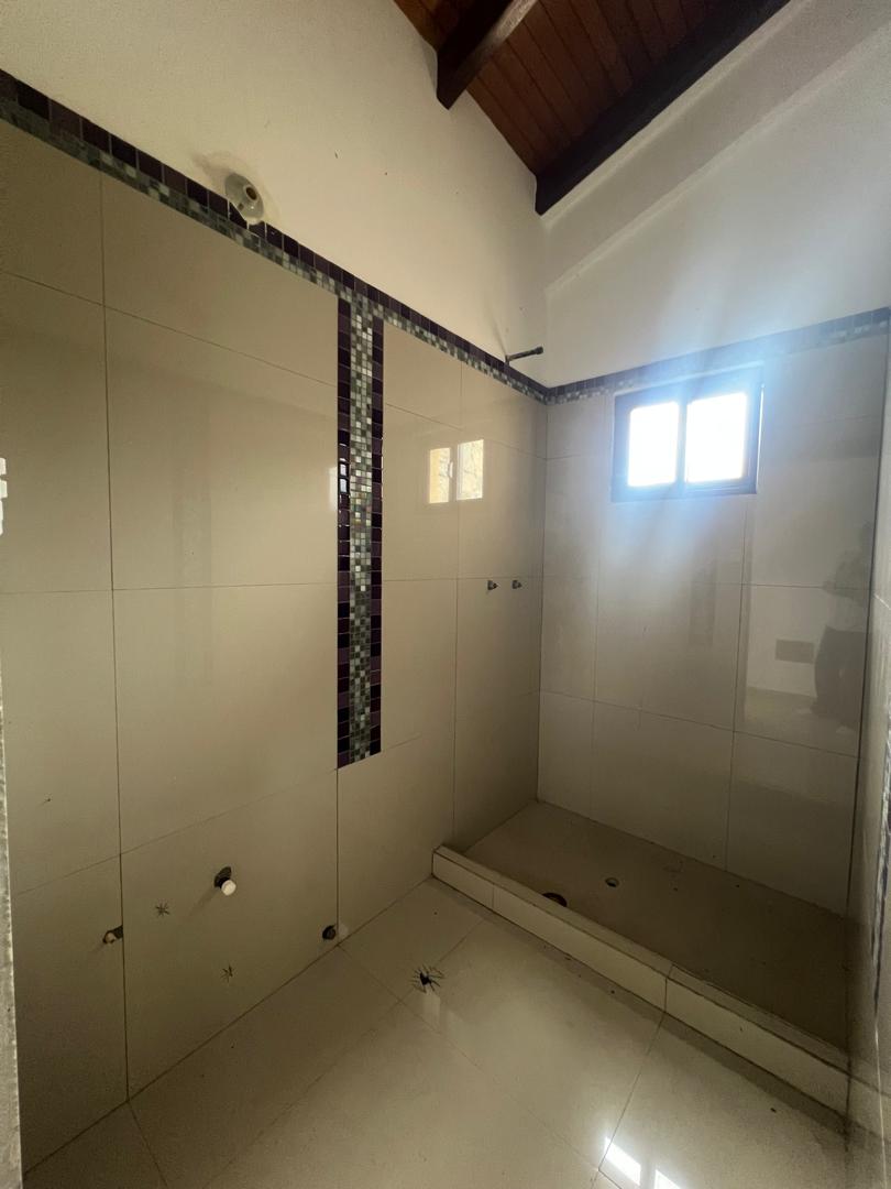 Townhouse en La Asunción. Obra blanca 