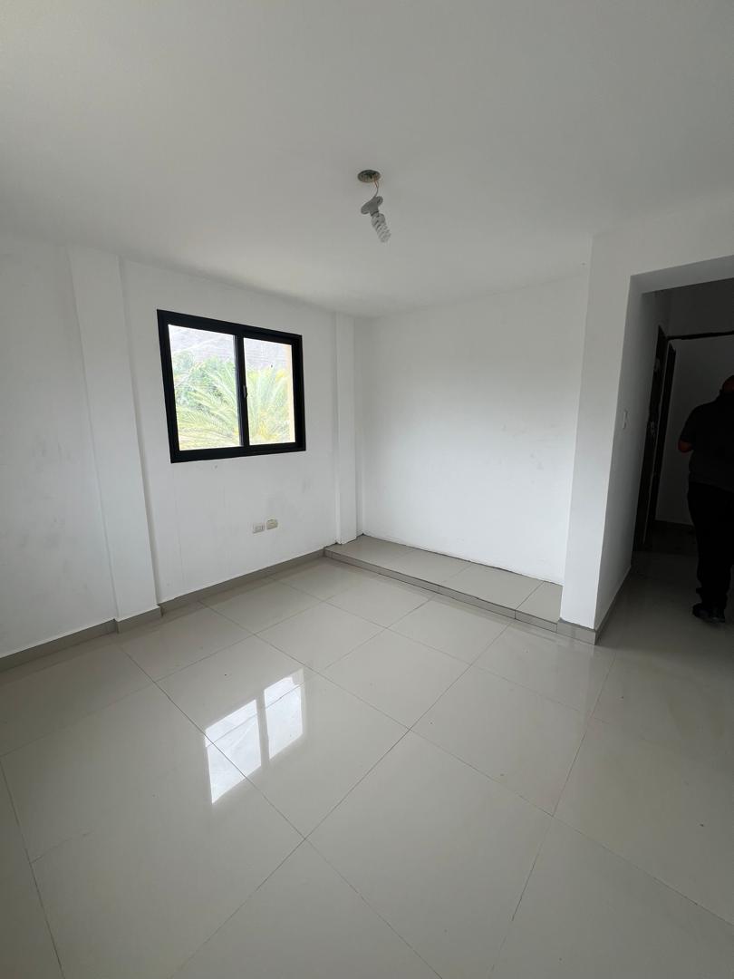 Townhouse en La Asunción. Obra blanca 