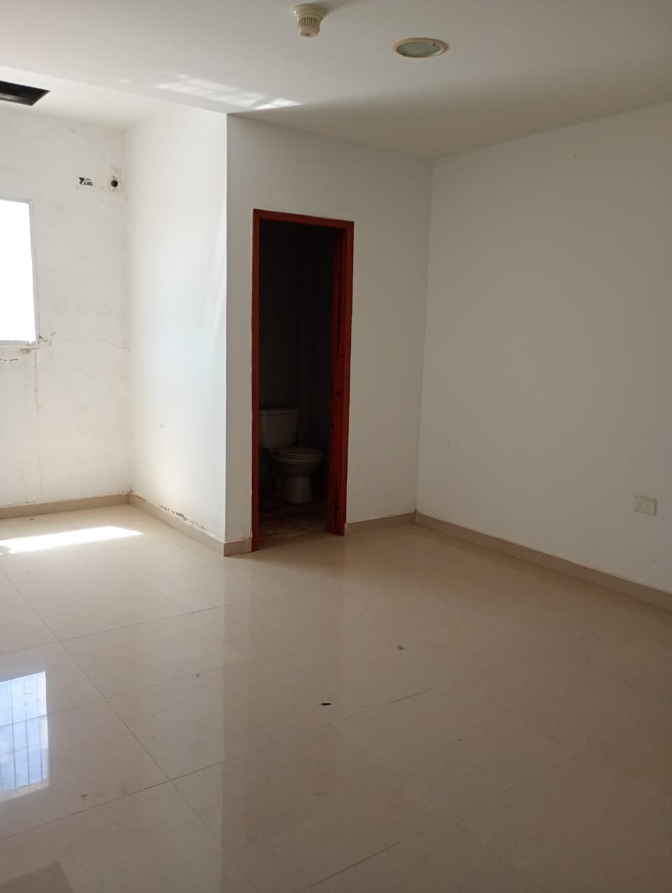 Centro Empresarial en Porlamar. Venta o alquiler 