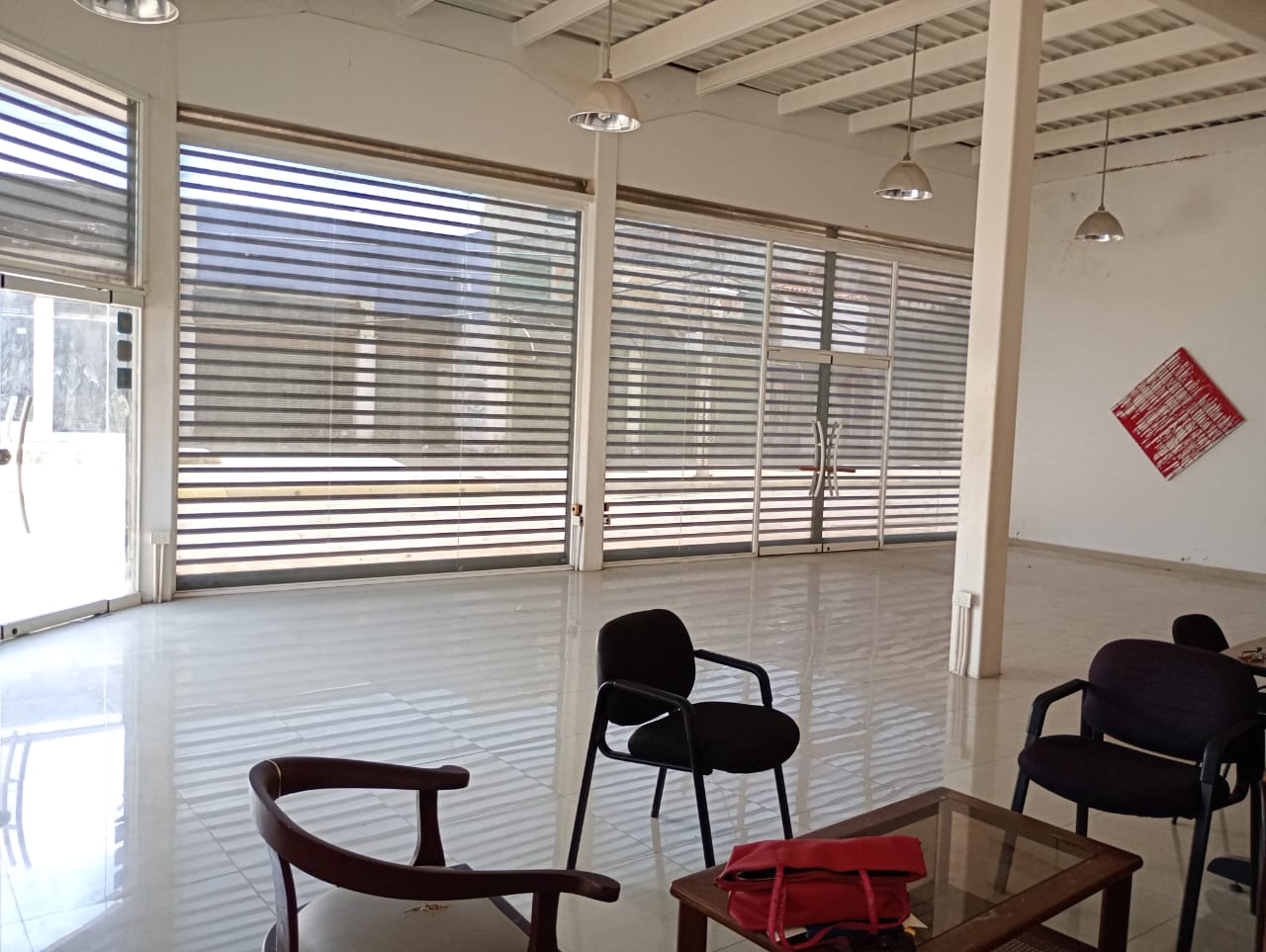 Centro Empresarial en Porlamar. Venta o alquiler 