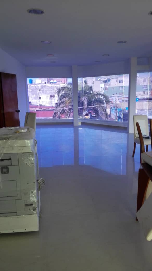 Centro Empresarial en Porlamar. Venta o alquiler 
