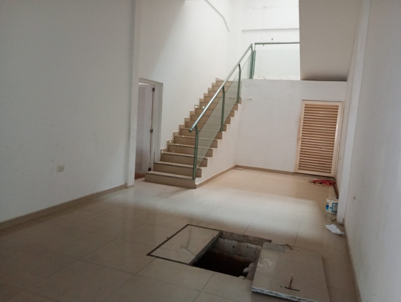 Centro Empresarial en Porlamar. Venta o alquiler 