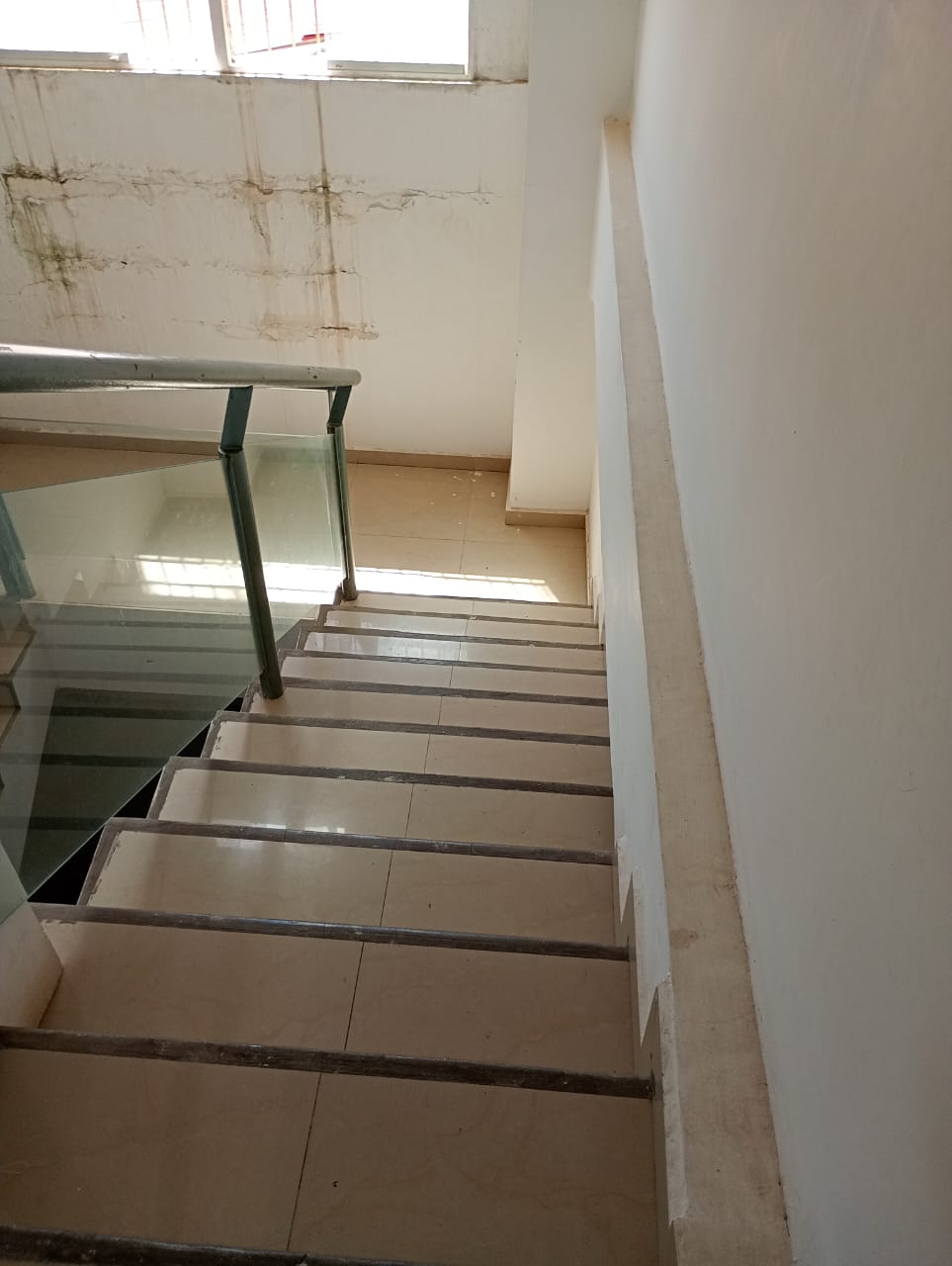 Centro Empresarial en Porlamar. Venta o alquiler 