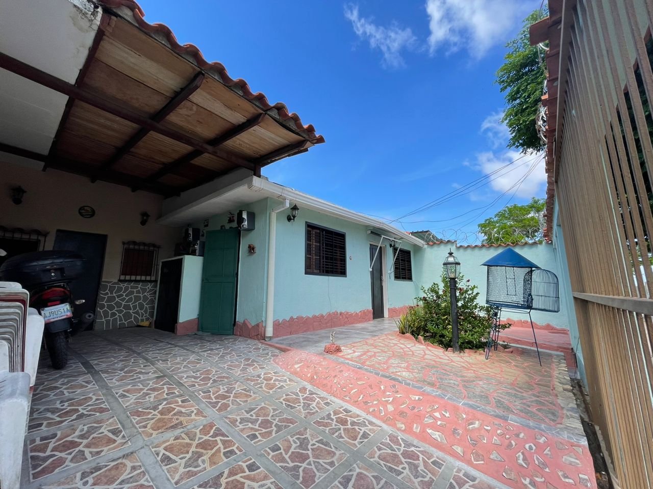 Casa con anexo en Los Robles