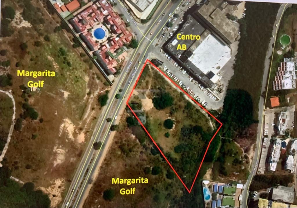 Terreno en Av. Bolívar