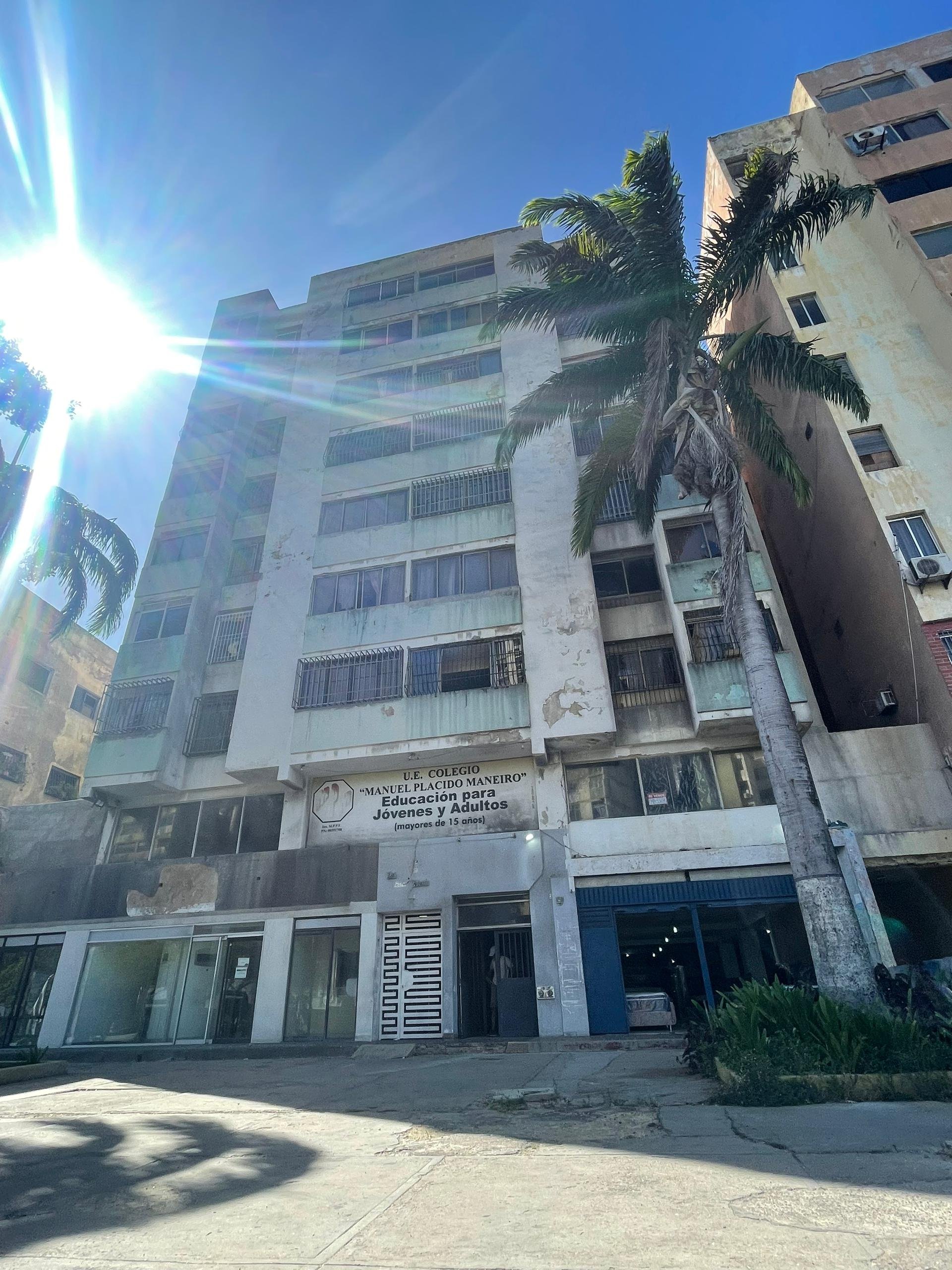 Mezzanina en Av. 4 de Mayo