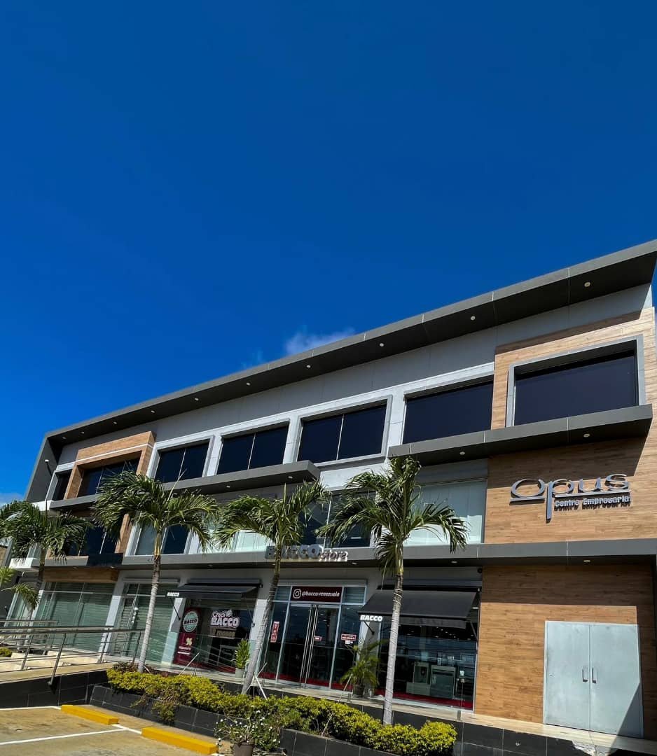 Oficina en Av. Jóvito Villalba 