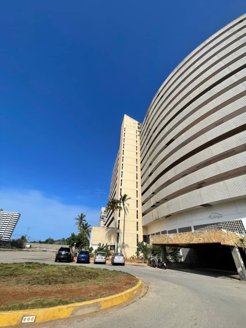Apartamento en Av. Bolívar. RESERVADO 