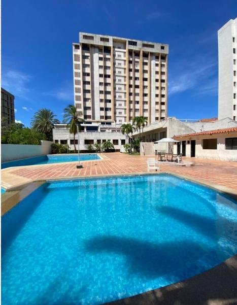 Apartamento para remodelar en Costa Azul 