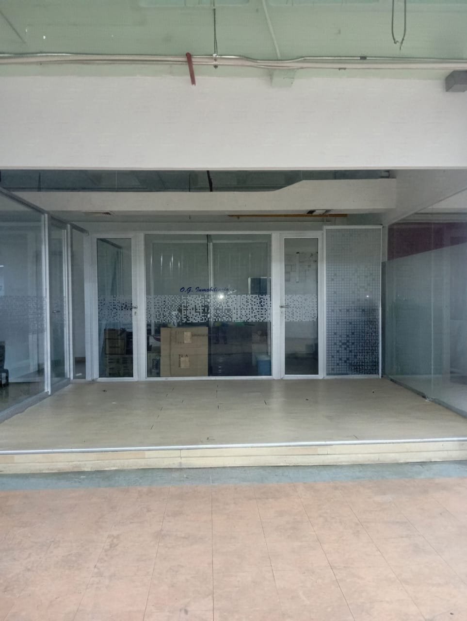 Local 81 m2 en Av. 4 de Mayo